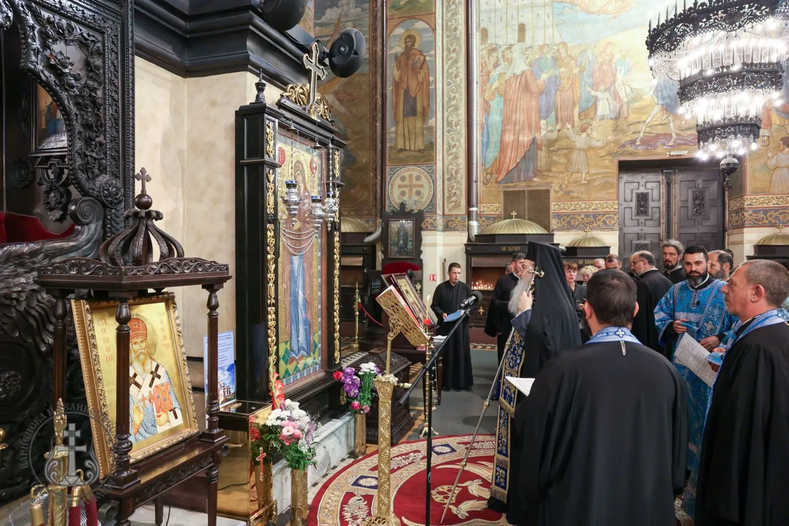 Митрополит Йоан отслужи първата Вечерня с Молебен канон на Пресвета Богородица в периода на Богородичния пост - 01.jpg